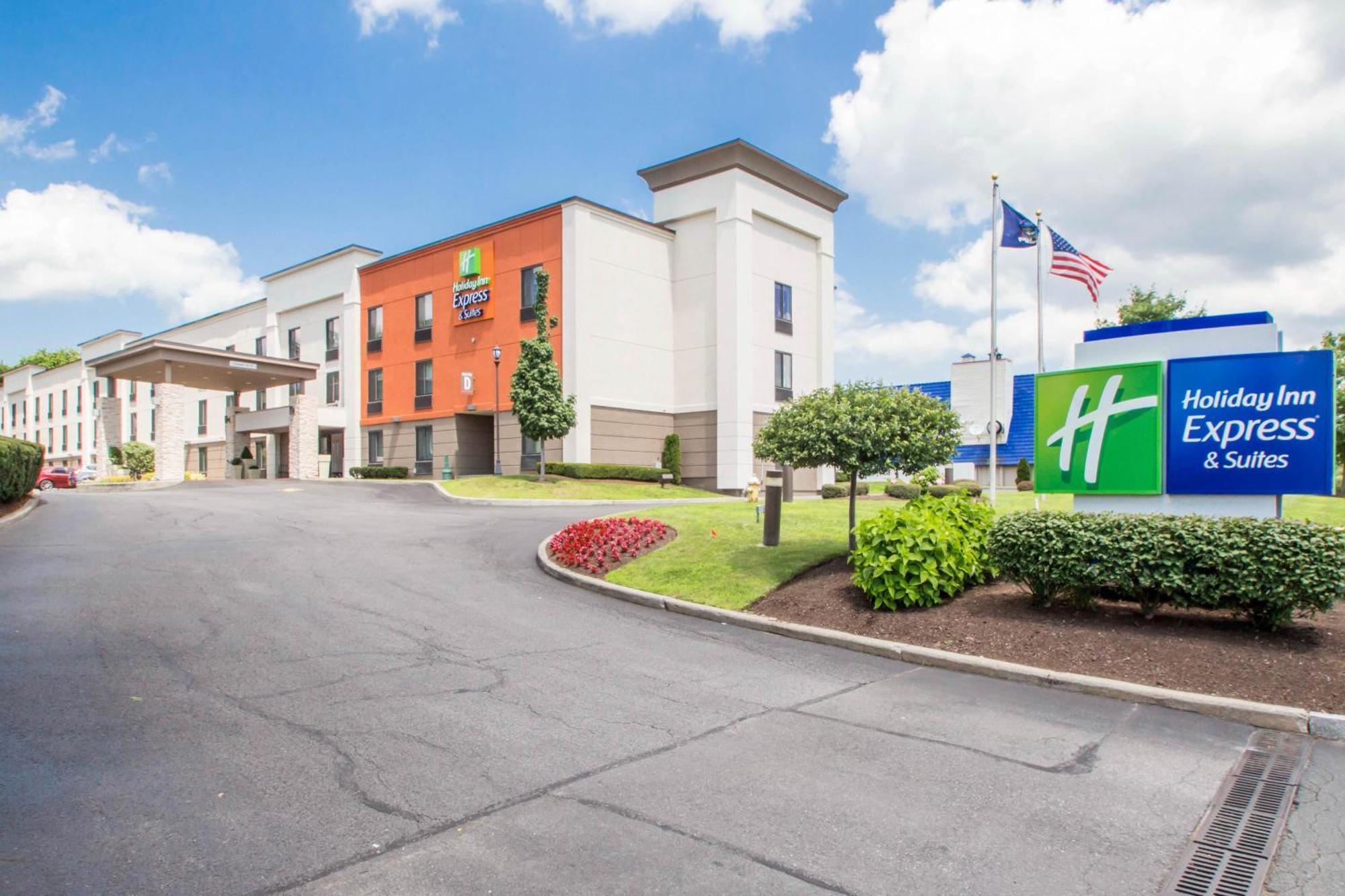 11 Business Hotels Close to Henry Hudson Planetarium Albany