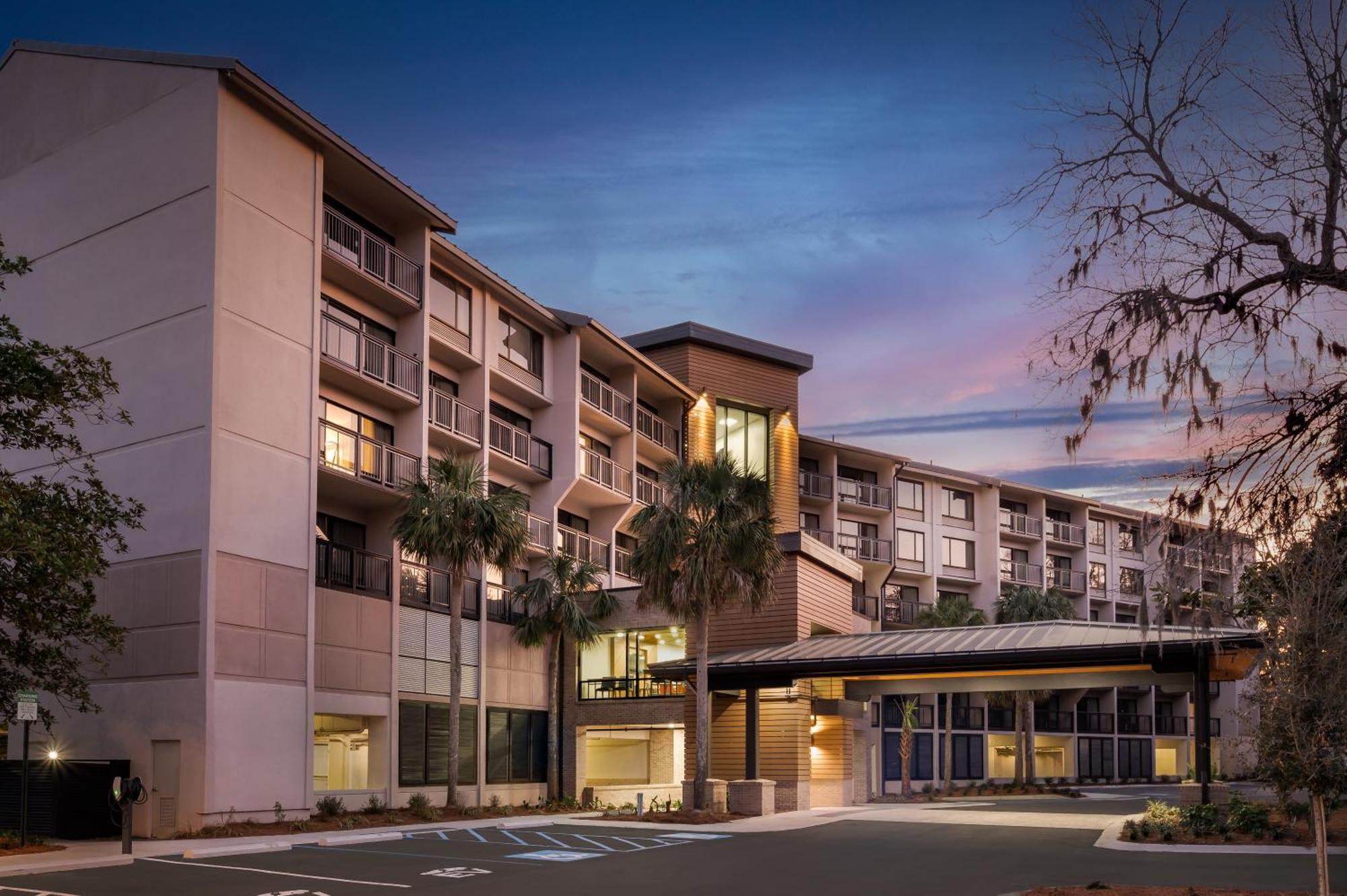 7 Family Hotels Near The Jazz Corner Worth Booking