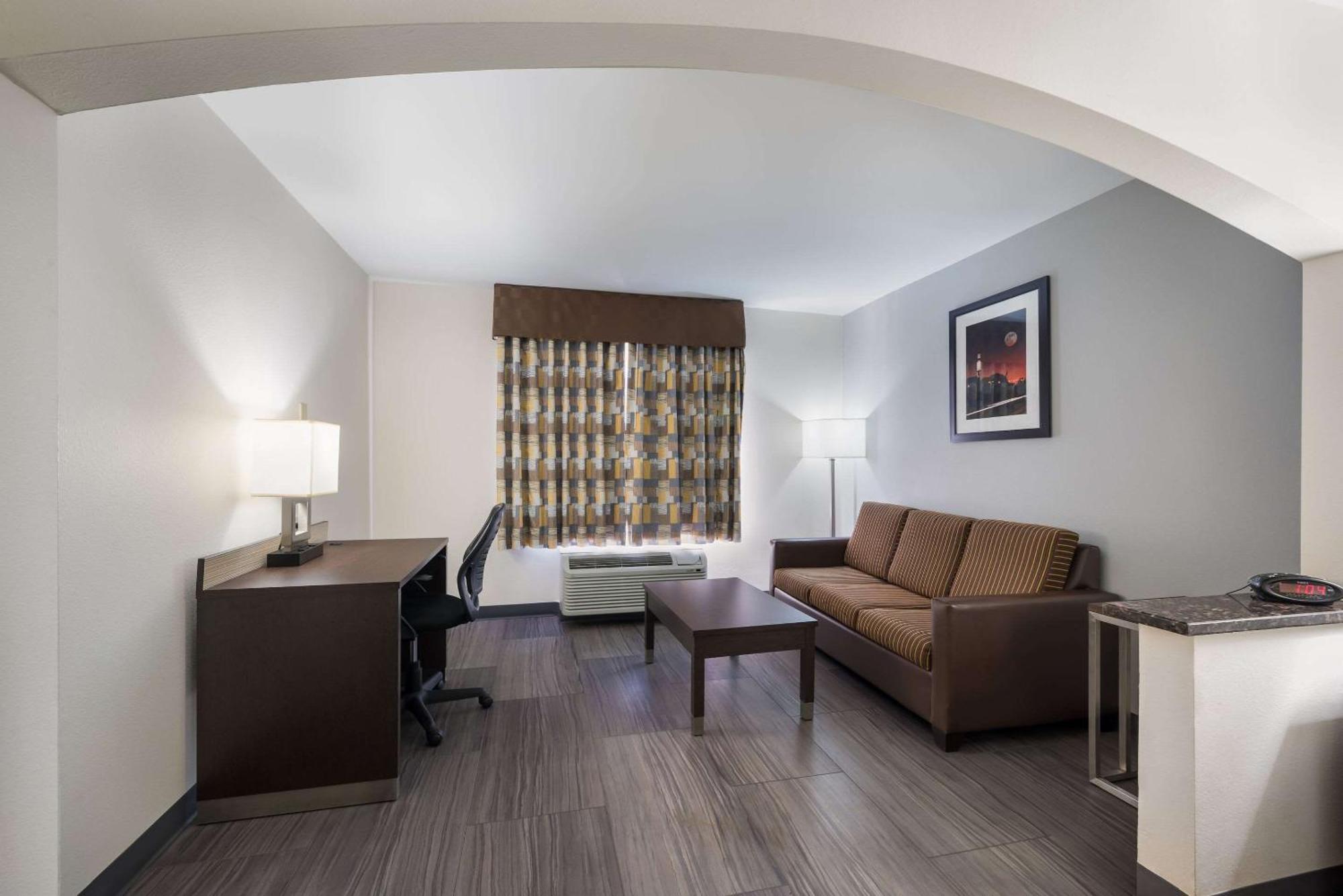 9 Three-Star Hotels Near Pine Park, Huntsville That Deliver