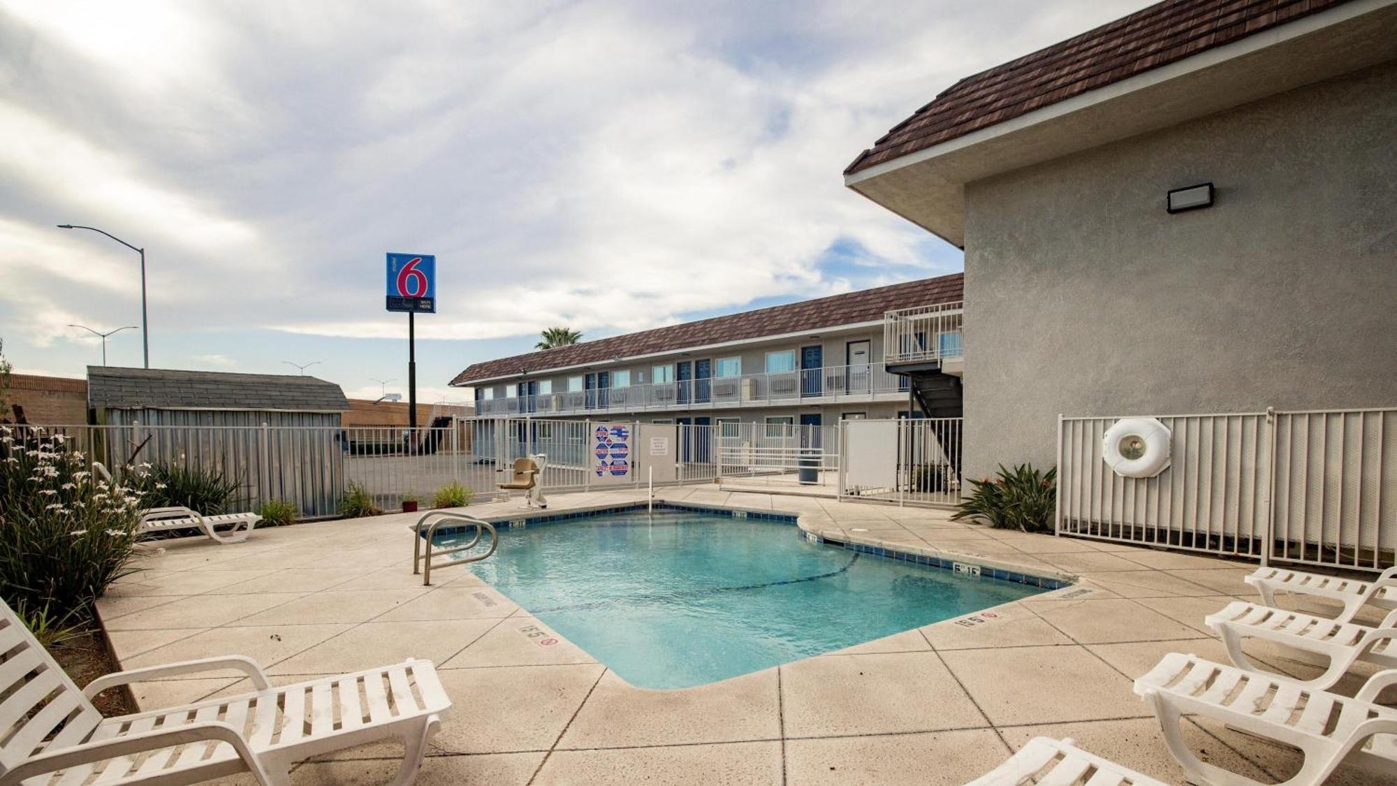 Where to Stay in Southern California: 15 Best Motel 6 Hotels