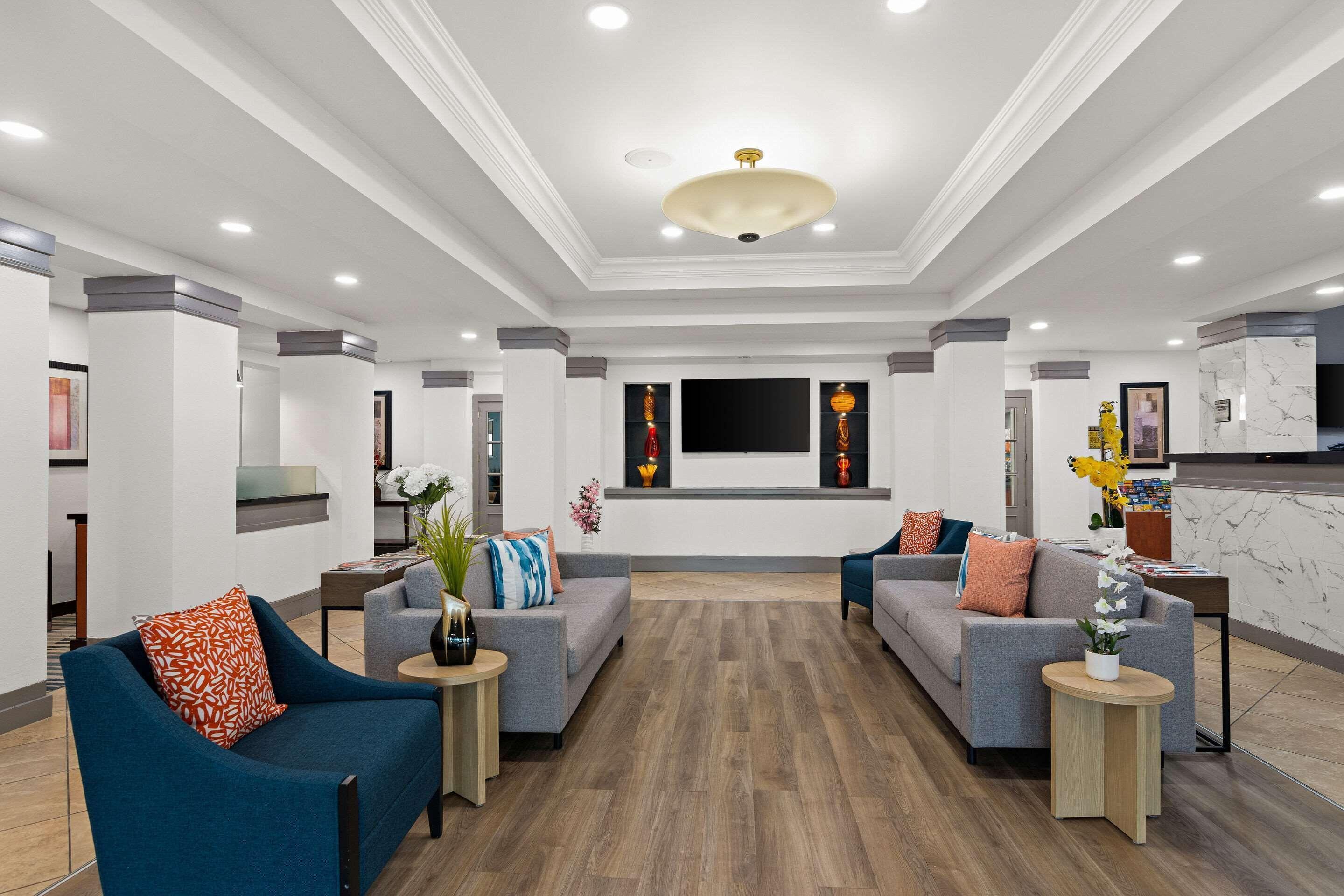 15 Top-Rated Airport Hotels In Florida Worth Booking