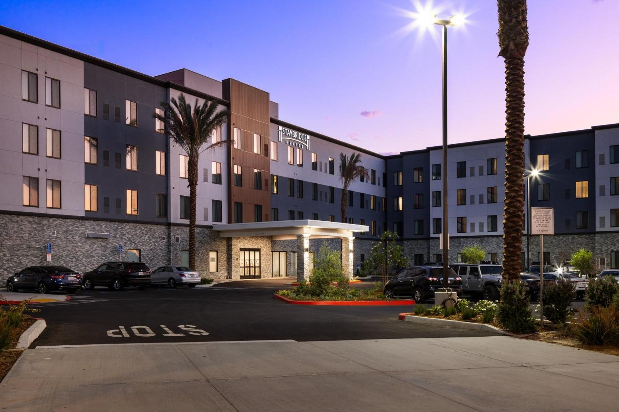 Where to Stay for Work: 15 Best Business Hotels in Southern California