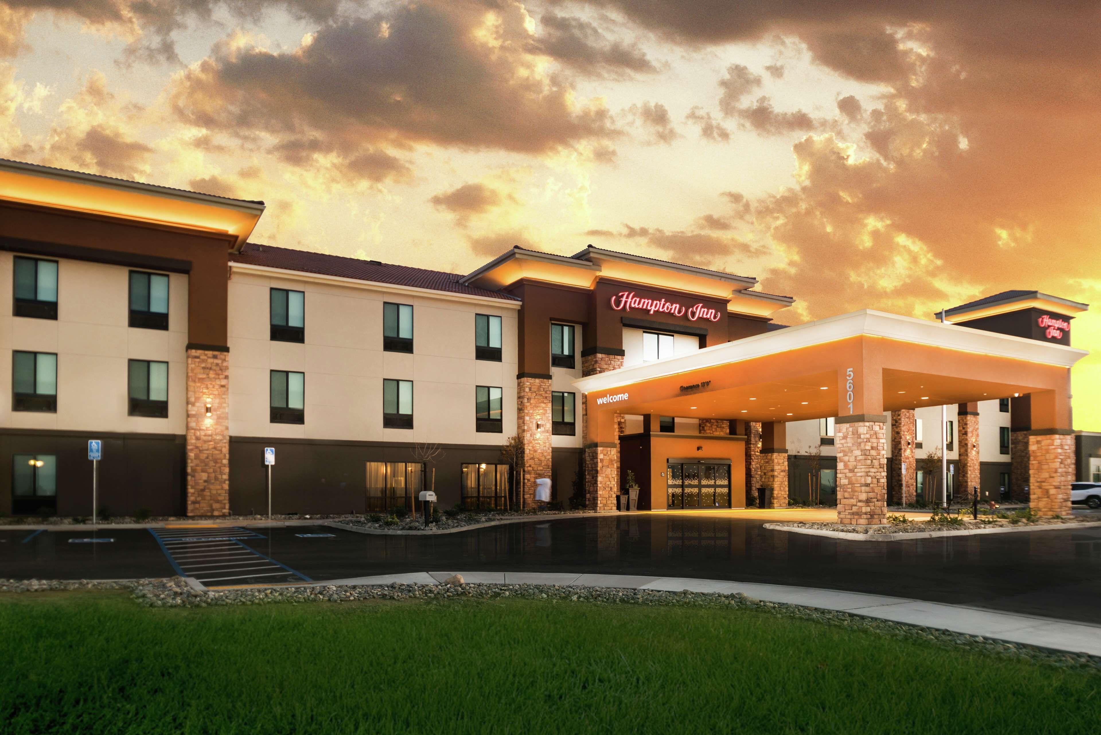 Staying in Southern California: 14 Family Hotels Compared