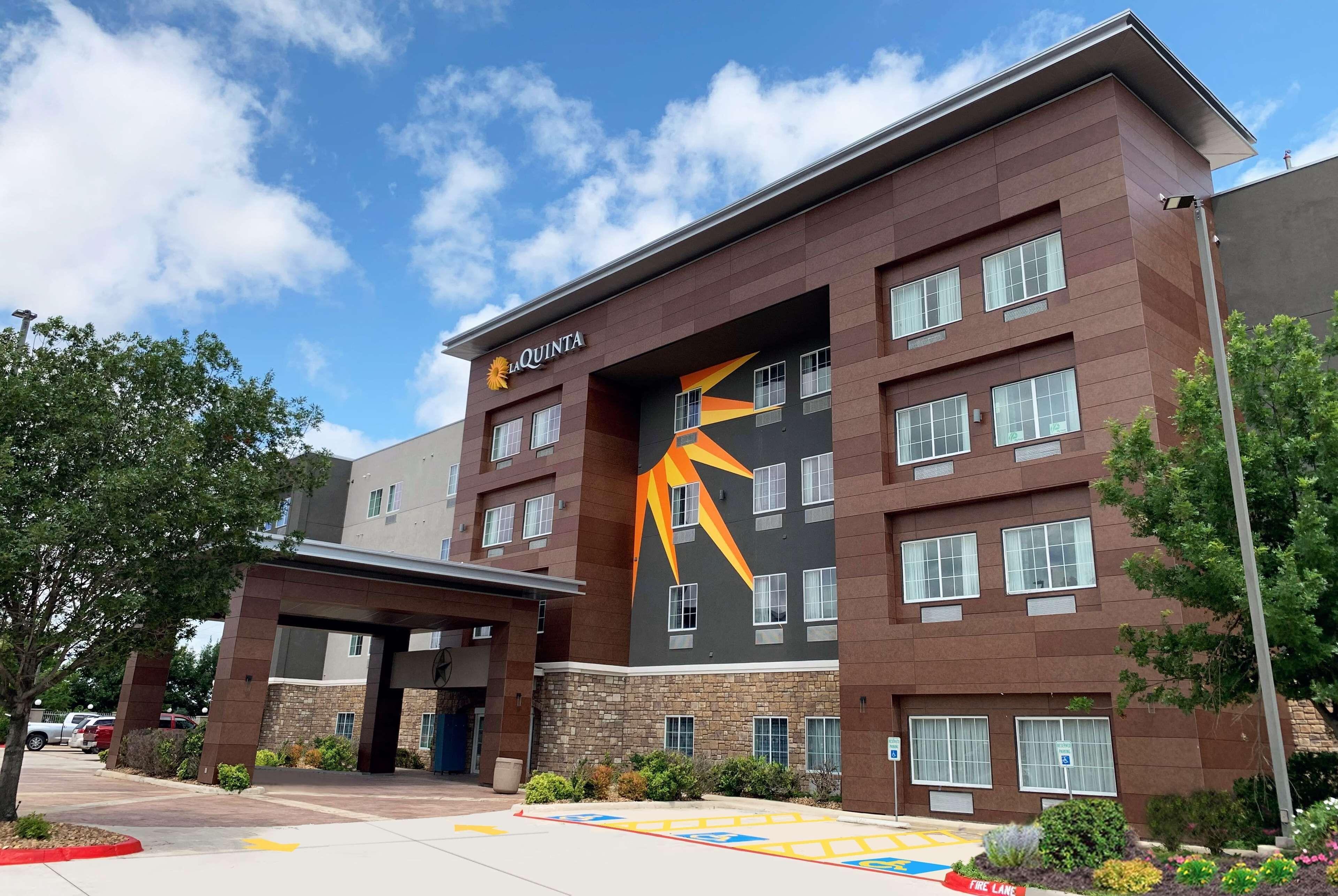 13 Budget Hotels in Texas Hill Country for Smart Travelers