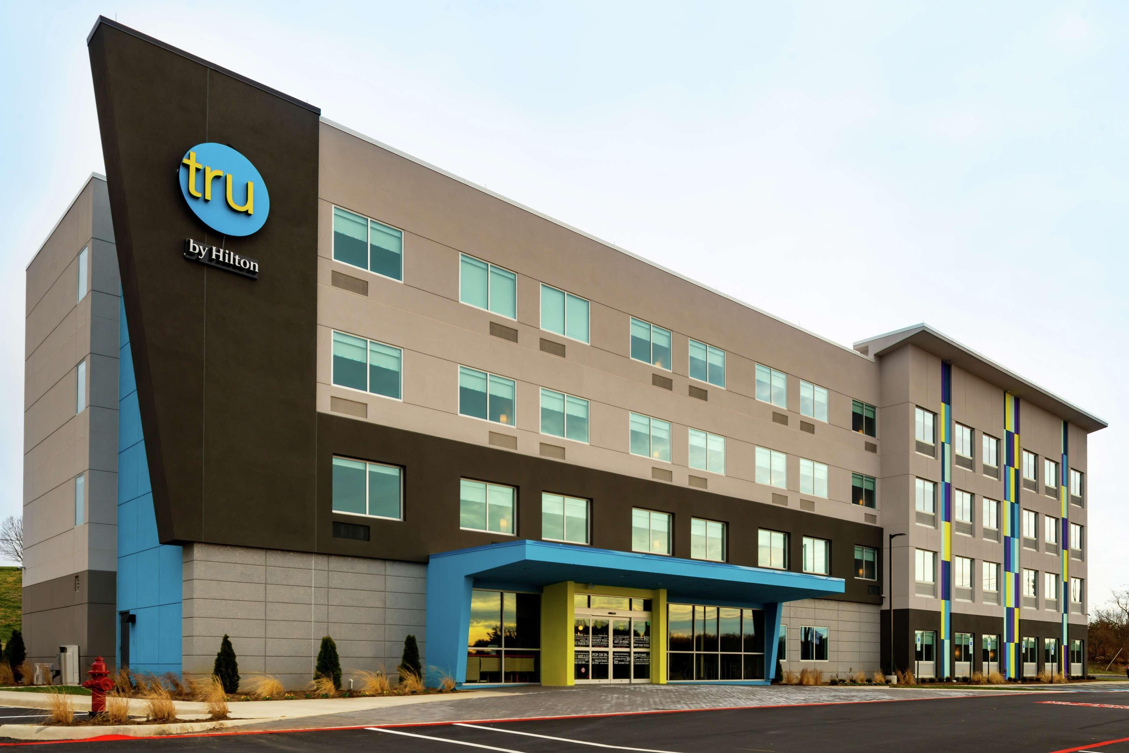 15 Business Hotels in Virginia That Deliver for Work Trips