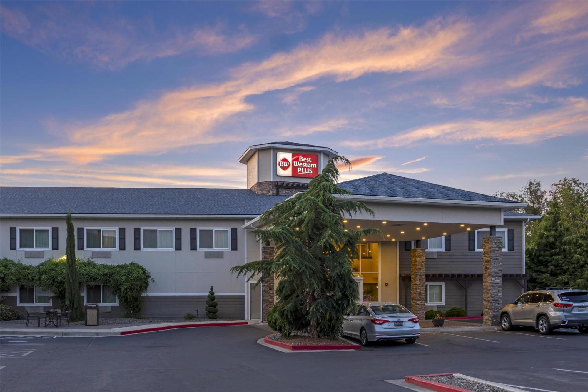 Where to Stay for Work: 15 Best Business Hotels in Washington State