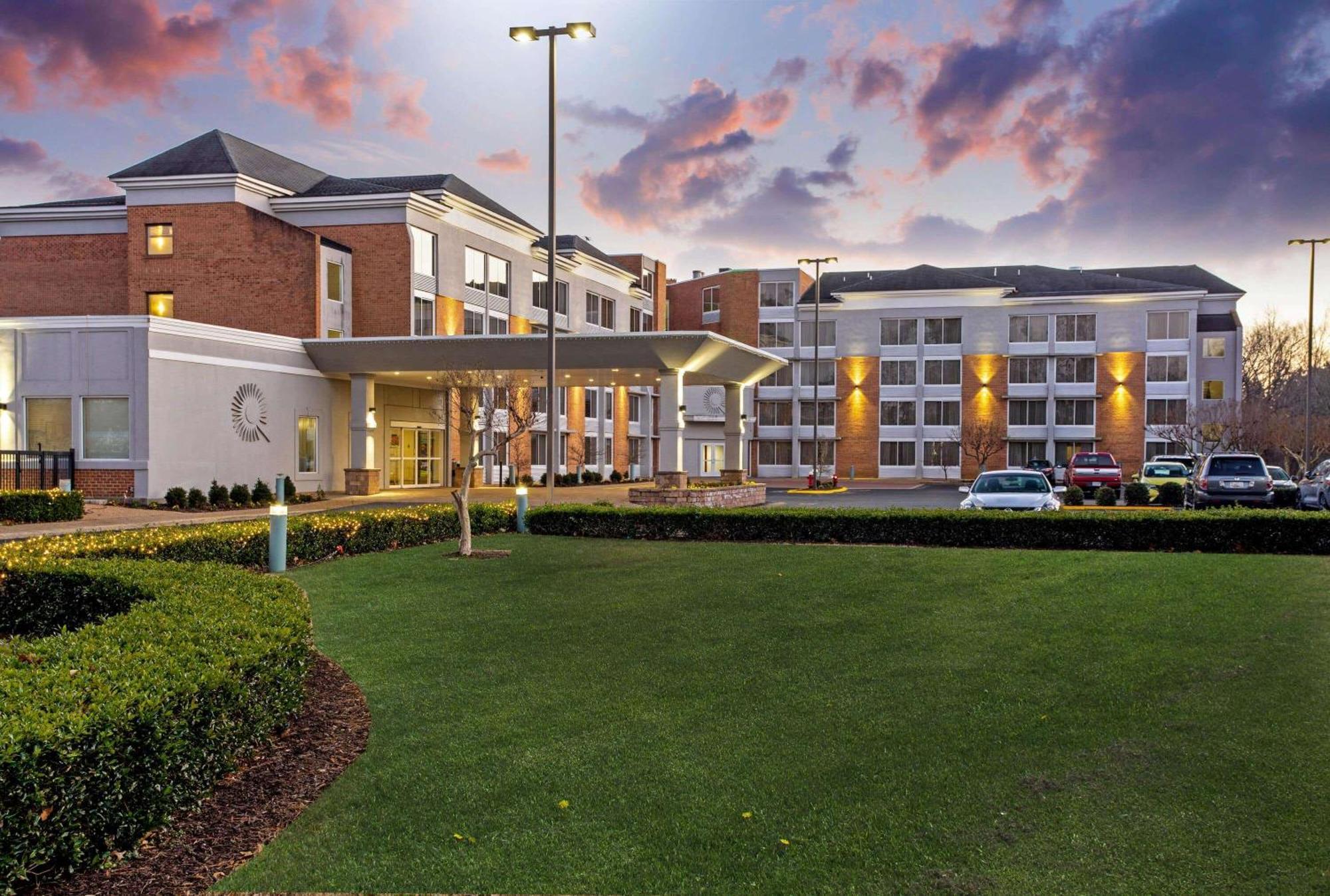 Staying In Virginia: 15 Cheap & Budget Hotels Compared