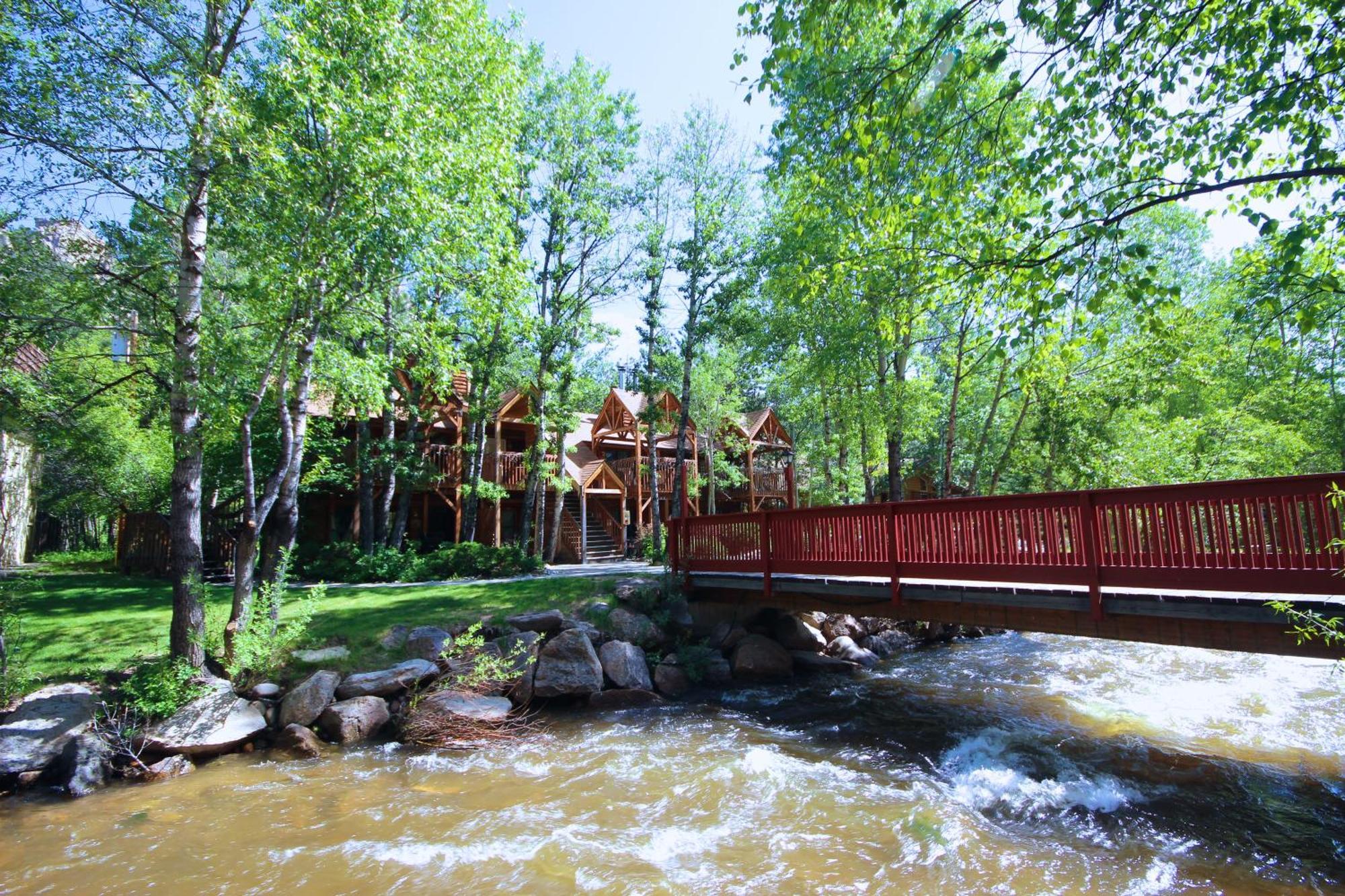 14 Top-Rated Family-Friendly Hotels in Colorado