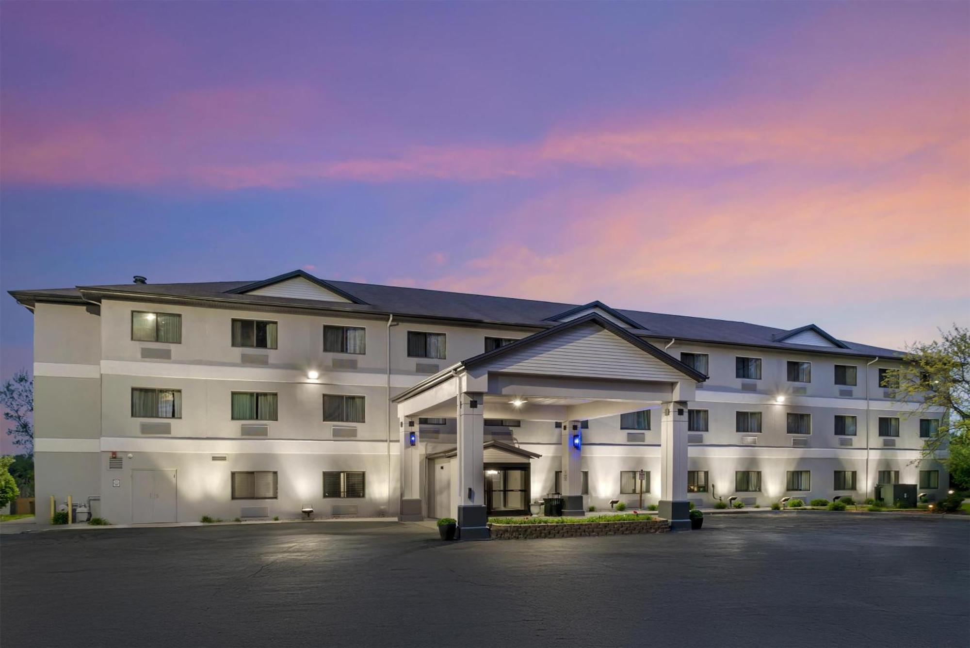15 Smart Family-Friendly Hotels In Michigan Worth Booking