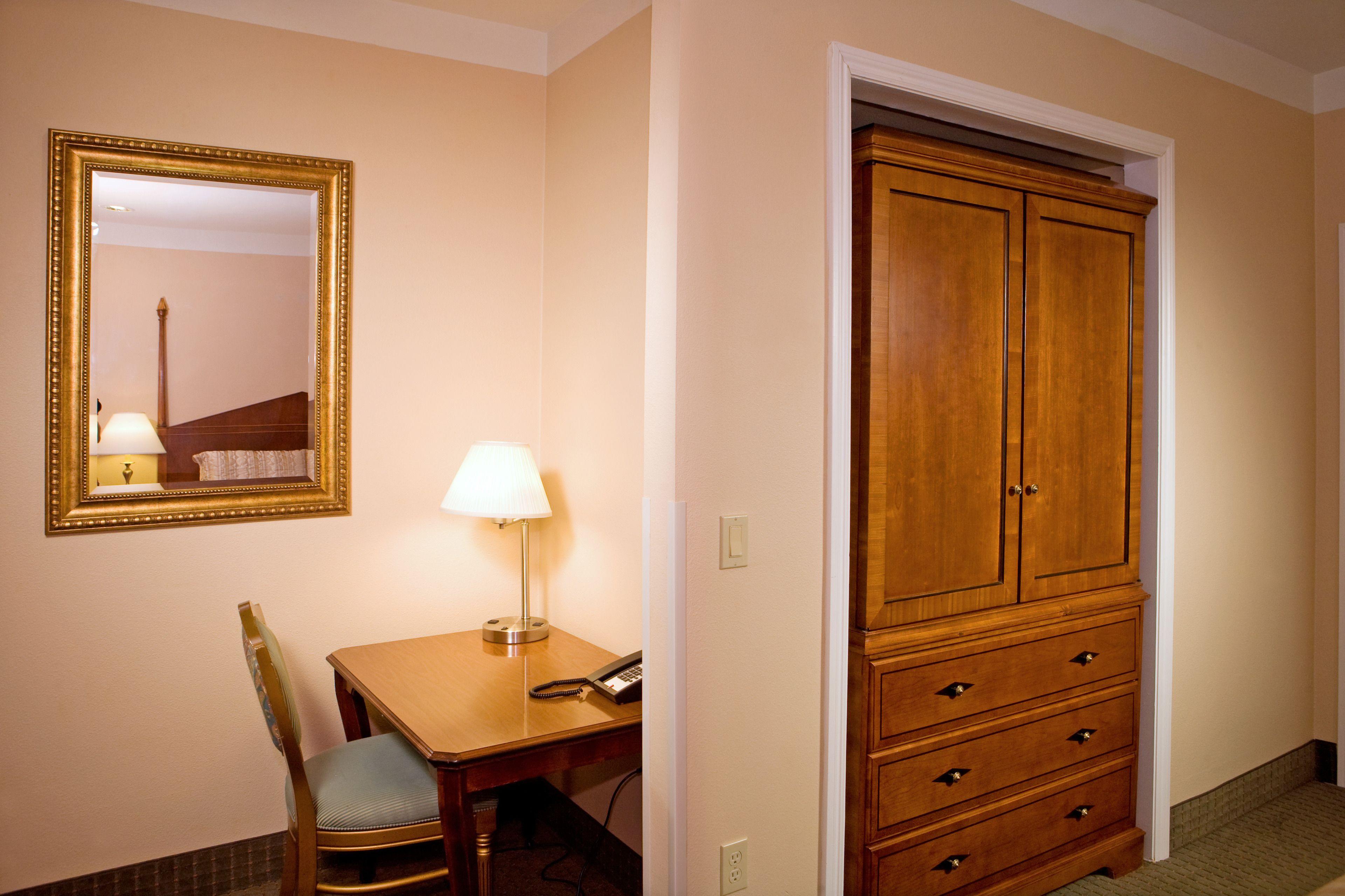 4 Business Hotels Near Disneyland, California for Work Trips