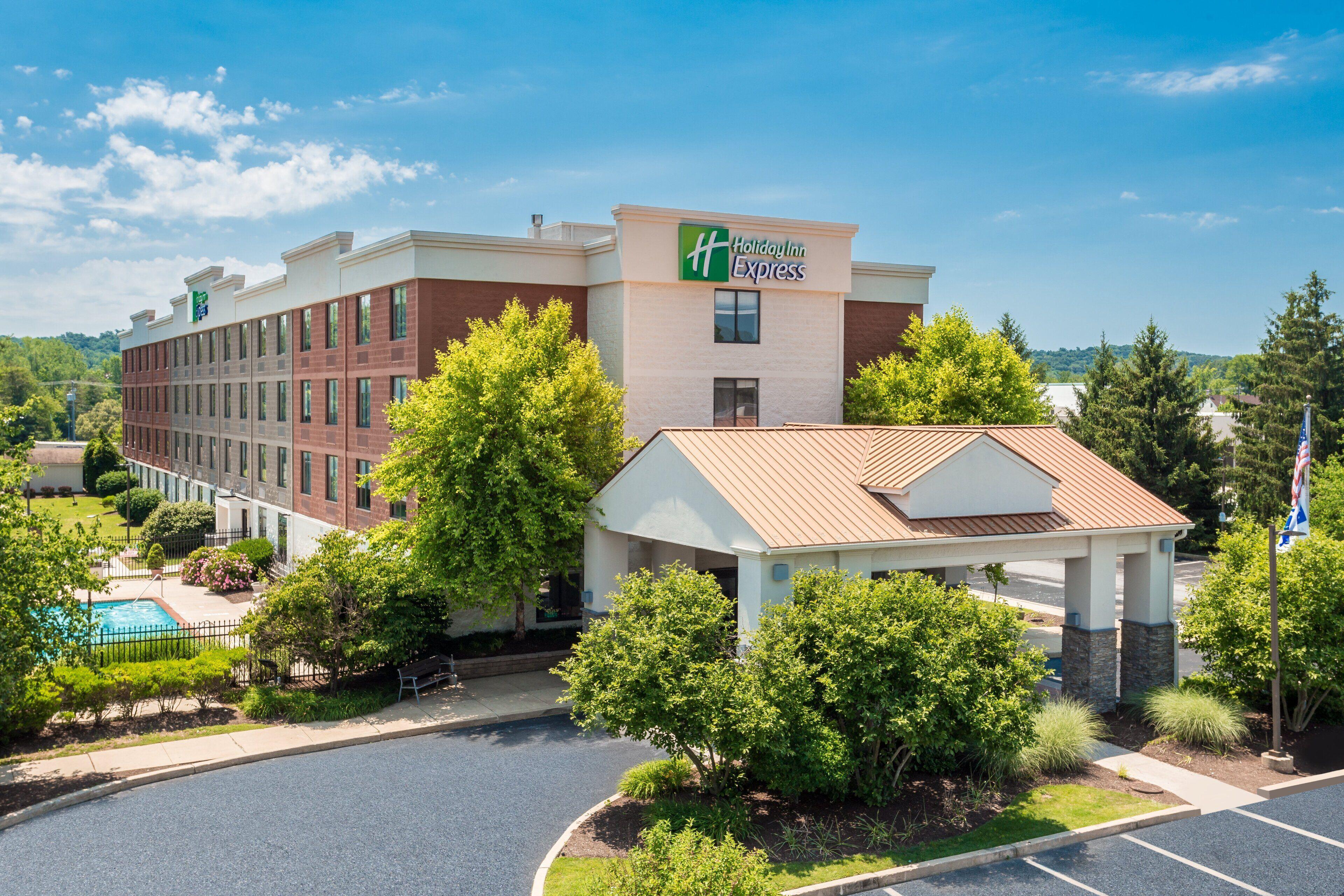 13 Holiday Inn Express Hotels in Pennsylvania That Deliver Consistency