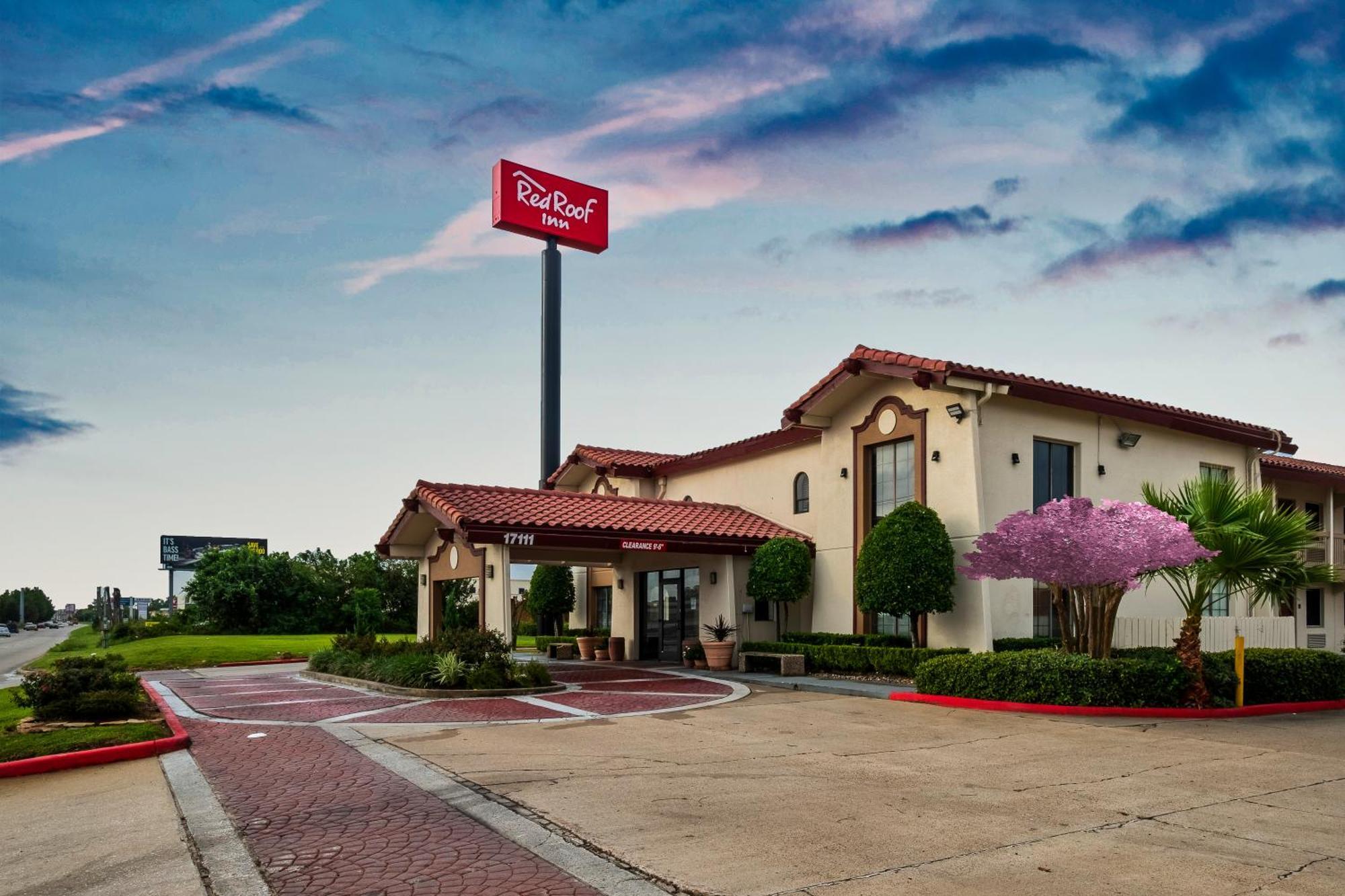 Where to Stay in Texas: 5 Best Red Roof Inn Hotels