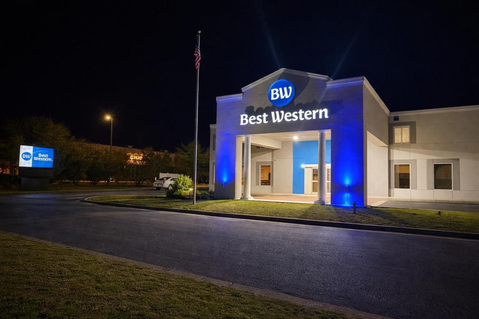 Where to Stay in Emerald Coast: 7 Best Budget Hotels