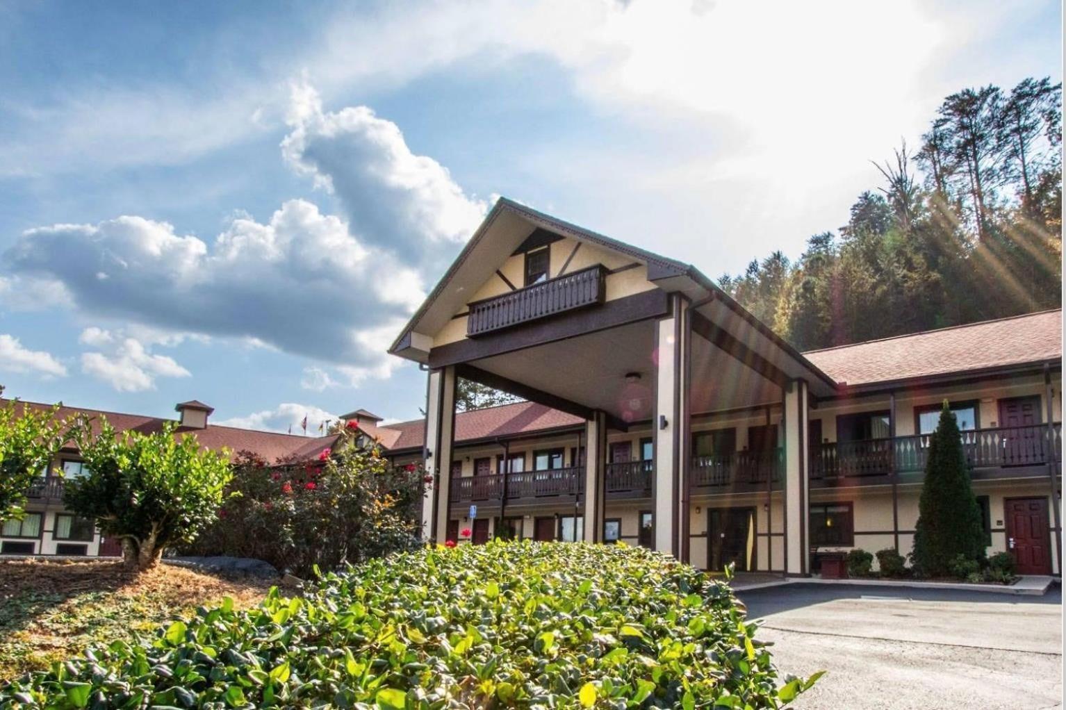 15 Best 2-Star Hotels in Blue Ridge Mountains for Every Base