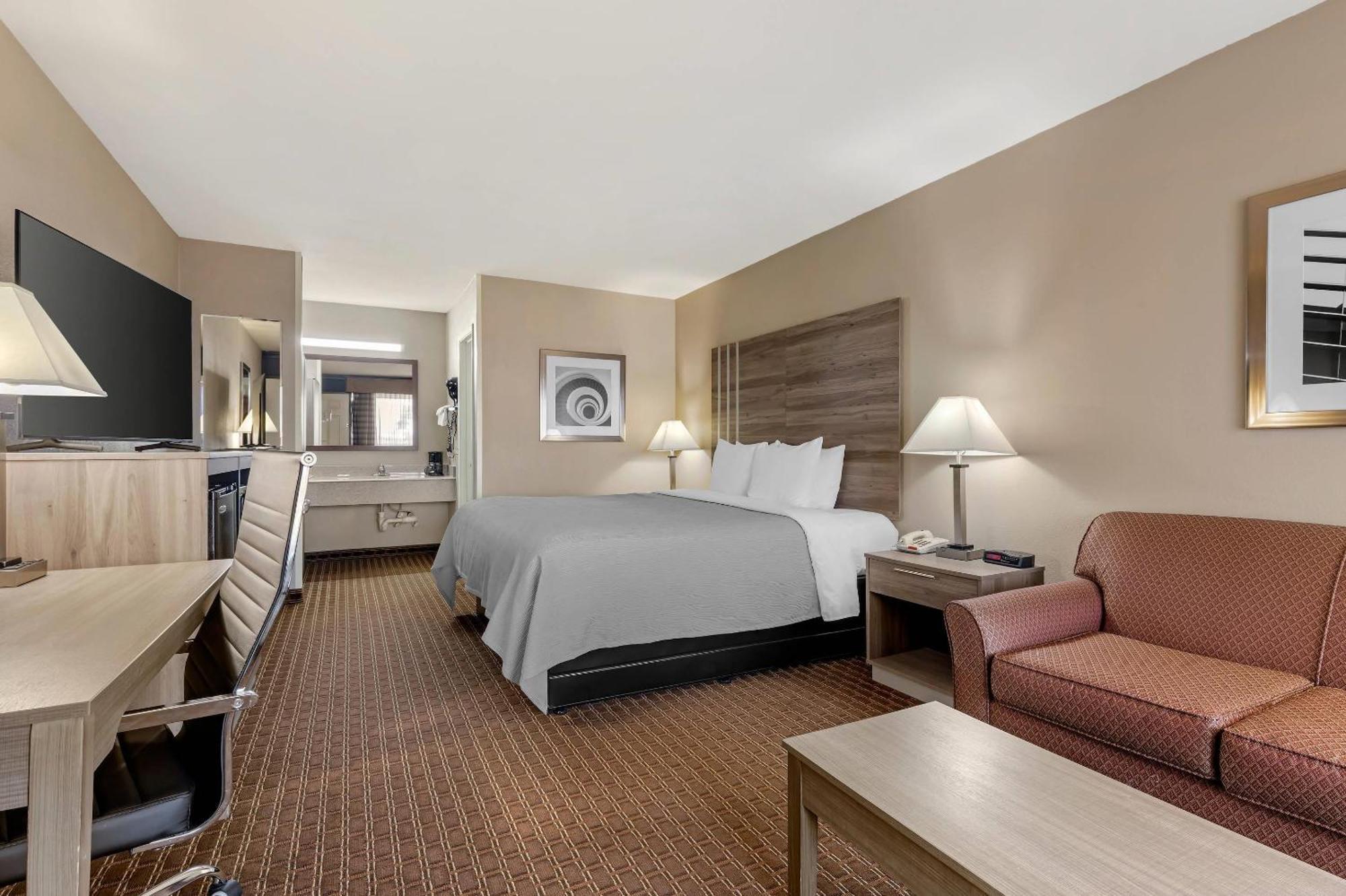 15 Top-Rated Motels in Texas Wine Country Worth Booking