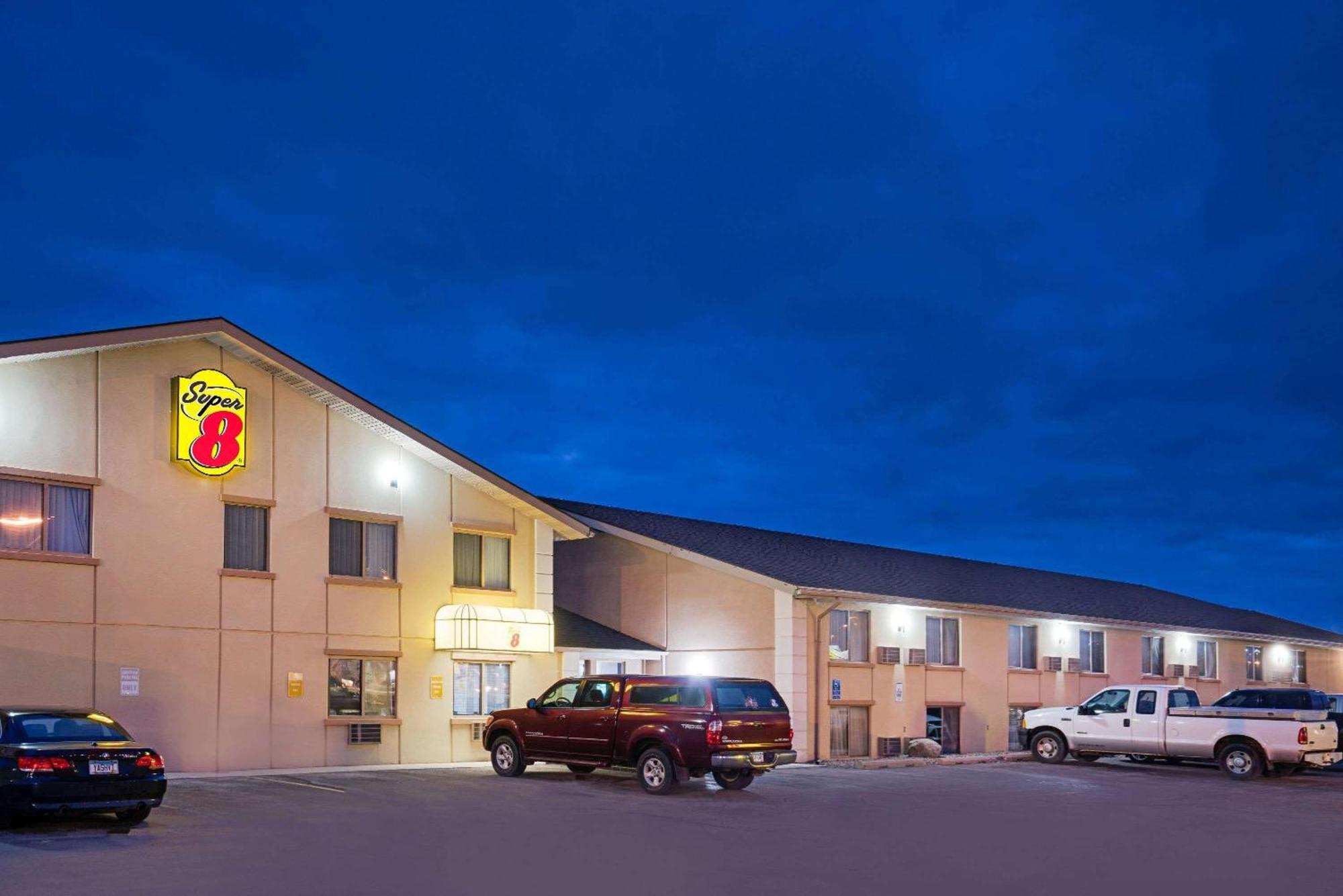 Staying In Minnesota Solo: 15 Hotels Compared for Independent Travelers